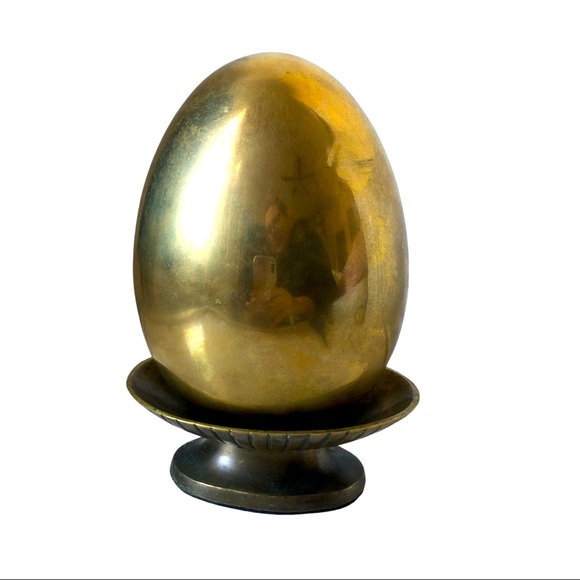 Jumbo Vintage Brass Egg with stand - Picture 1 of 7